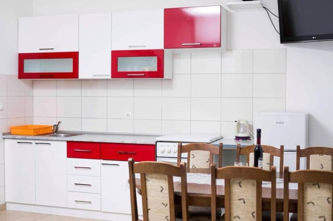 Apartmani Ivica Martic Duce Exterior photo