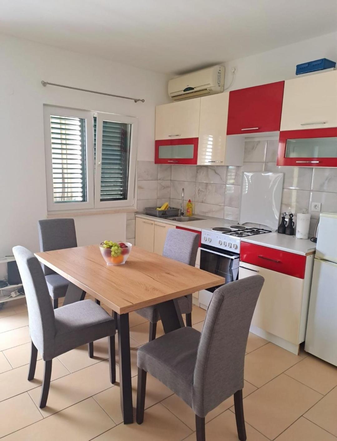 Apartmani Ivica Martic Duce Exterior photo